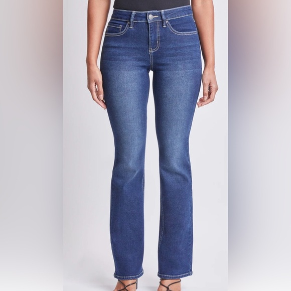 YMI Flare Jeans Women’s 3/26 Medium Wash Denim Back Flap Button Pockets - Picture 3 of 16